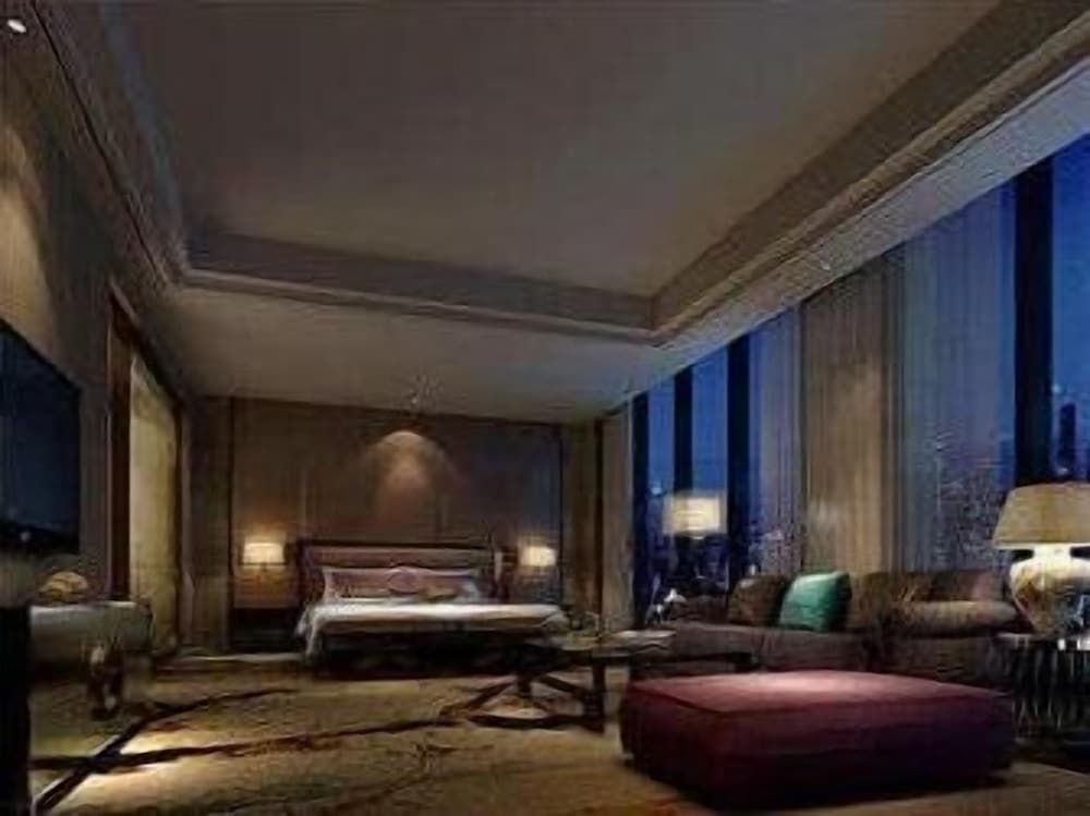 Deluxe Room, 1 King Bed, Smoking photo 2