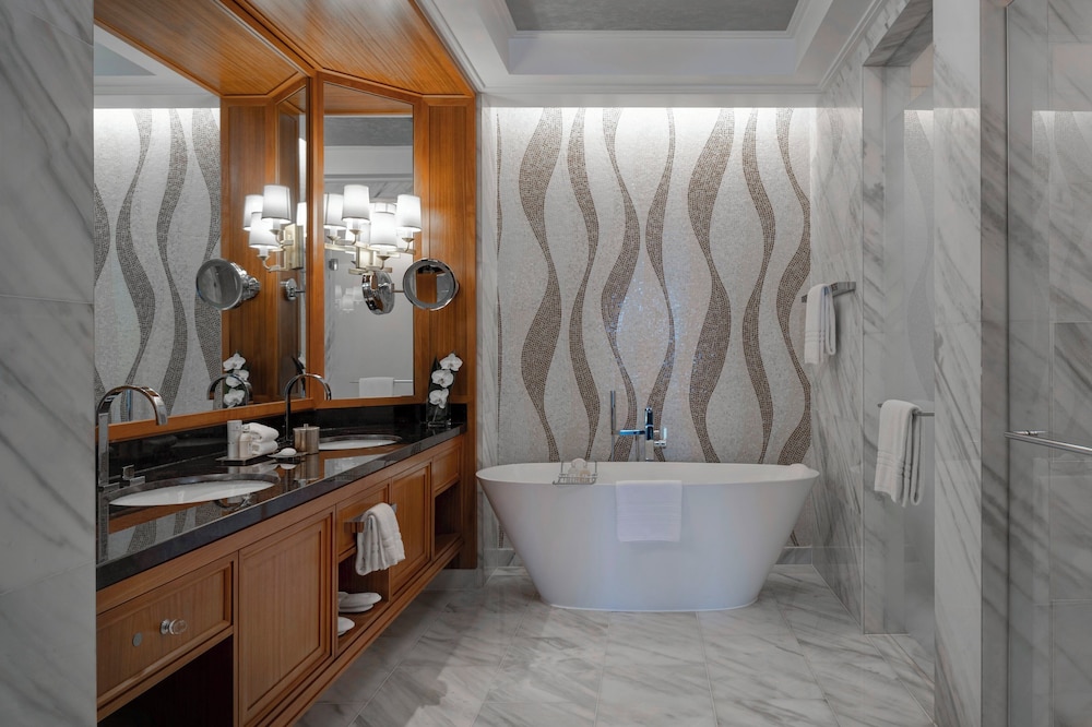 Suite, 1 King Bed, Sea View (Jumeirah) - Photo 2