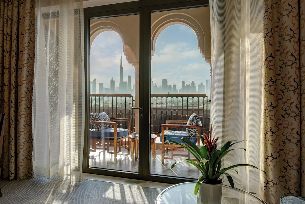 Premium Room, 1 King Bed (Dubai Skyline) - Photo 7