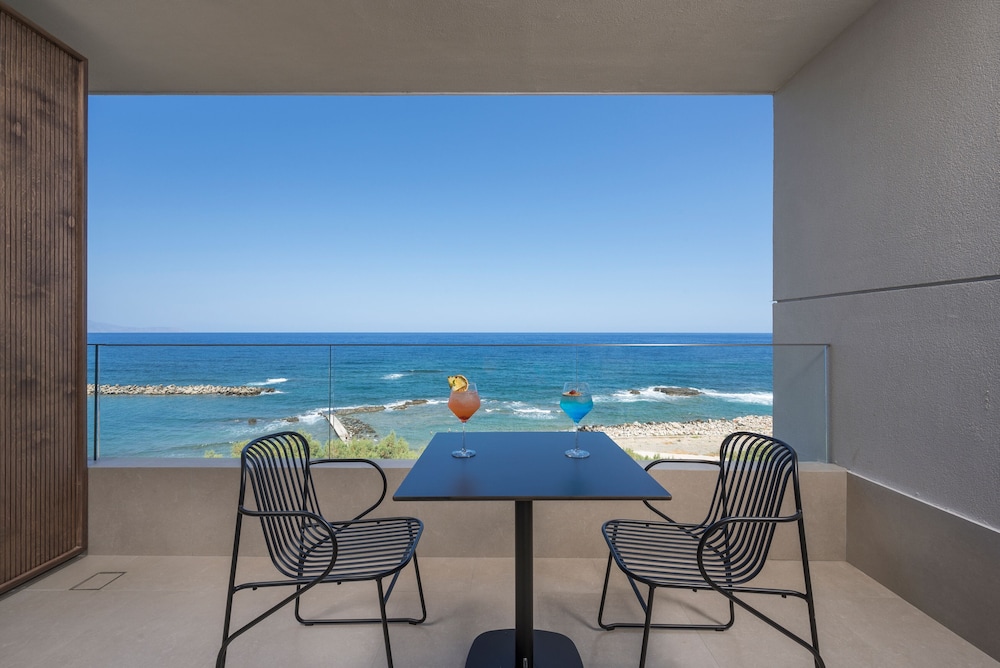 Superior Room Sea View - Photo 1