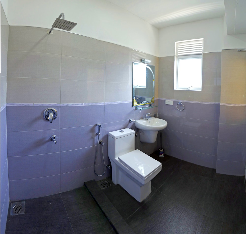 Deluxe Double Room - Photo 13