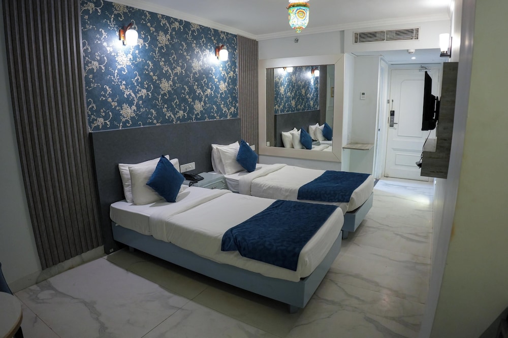 Executive Twin Room - Photo 9