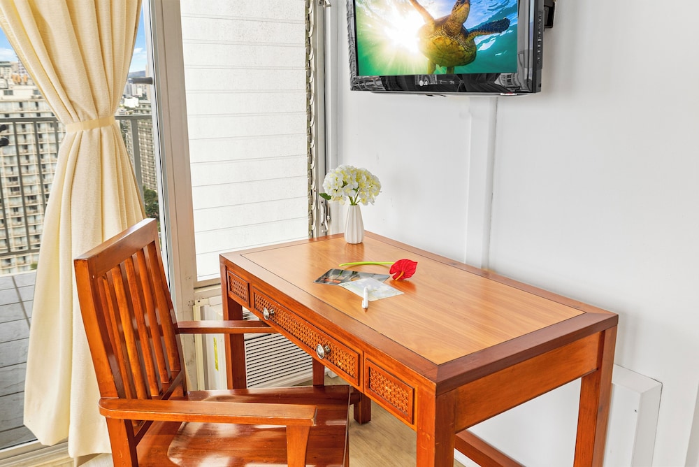 Pacific Monarch - 1 BR - Ocean & City Views: Romantic Suite, 1 Bedroom, Balcony, Ocean View (0103) photo