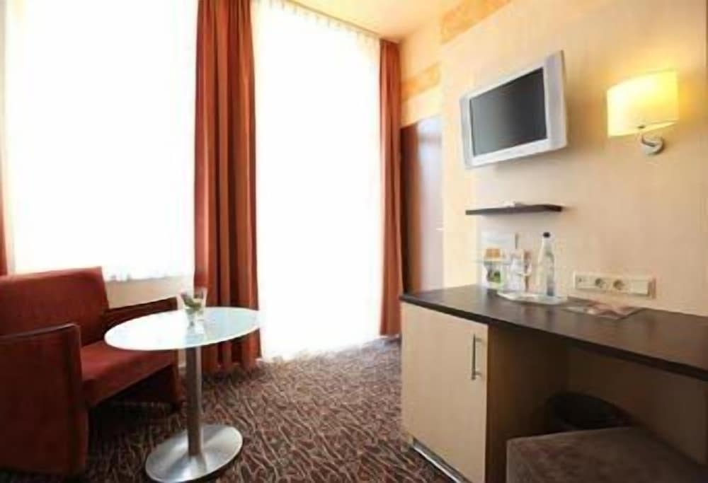Triple Room - Photo 1