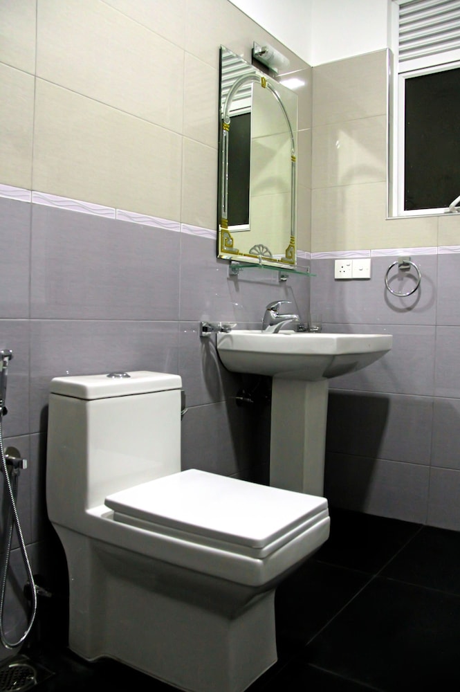 Deluxe Twin Room - Photo 6