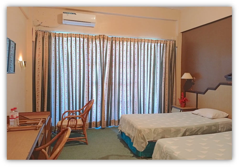 Economy Twin Room, 2 Twin Beds photo 2