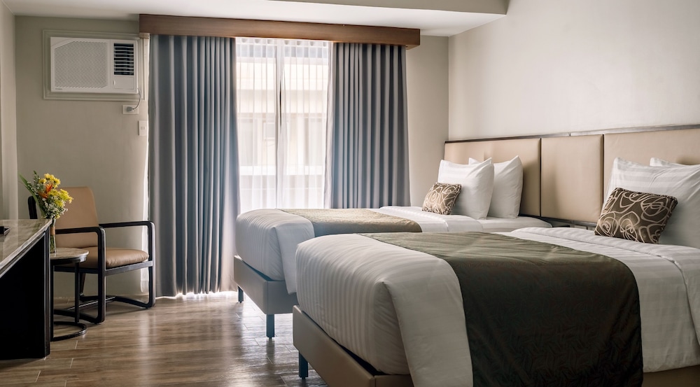 Deluxe Room, 2 Double Beds, Pool View - Photo 7