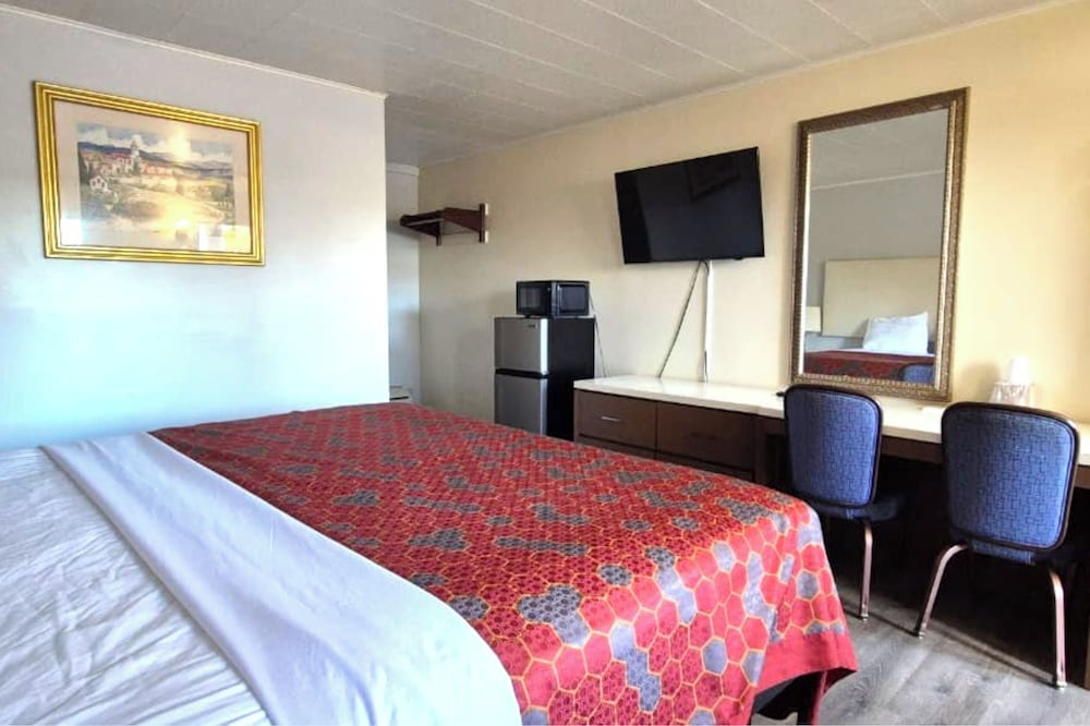 Room, 1 King Bed, Non Smoking - Photo 1