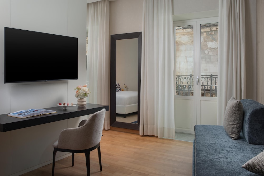 Junior Suite, Balcony (Extra Bed 3 Adults) - Photo 1