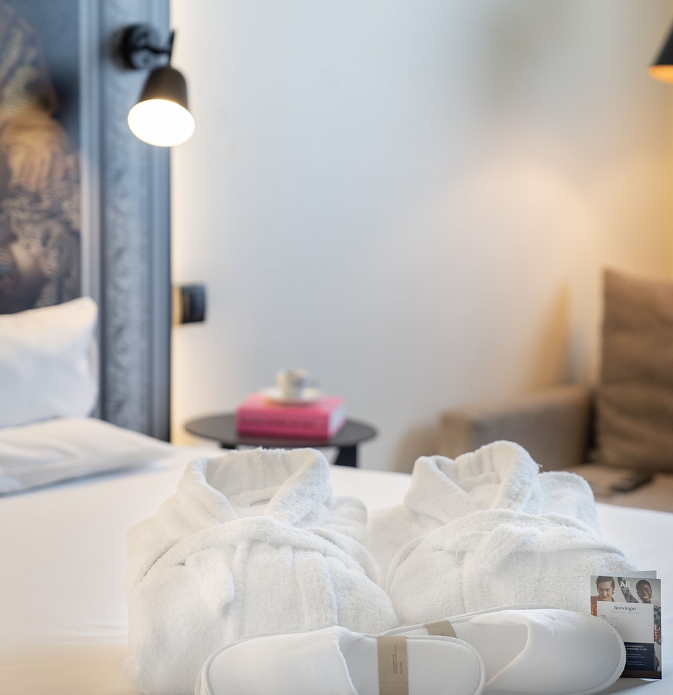 Premium Room, 1 Double Bed - Photo 2