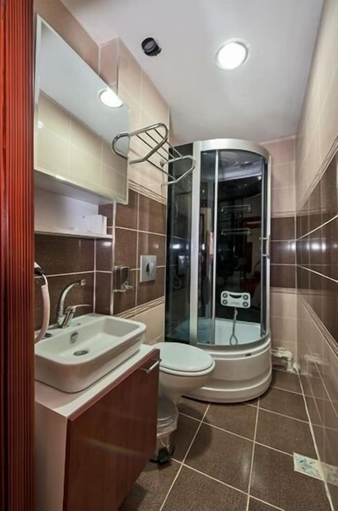 Deluxe Triple Room photo 2