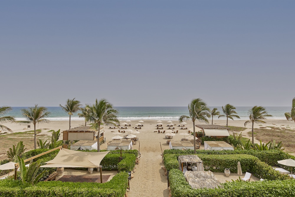 ONE BEDROOM OCEANFRONT SUITE