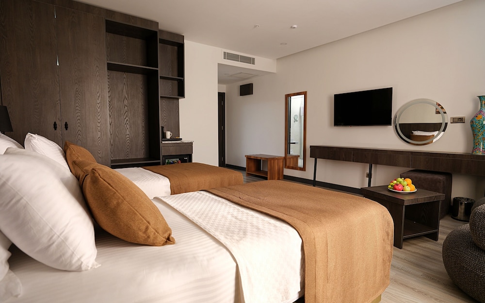 Superior Twin Room, City View