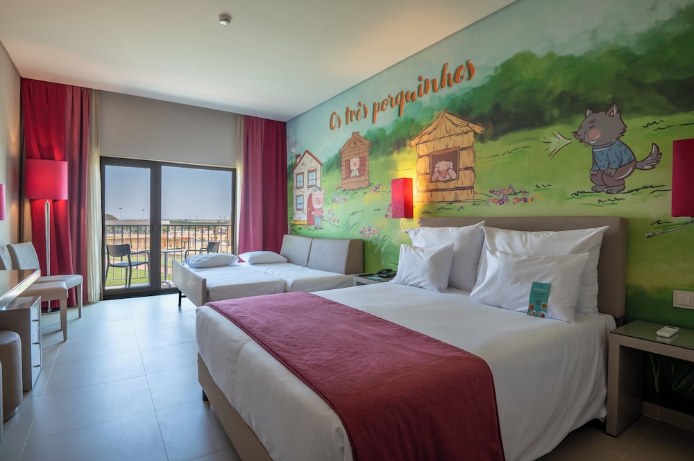 Family Double or Twin Room (3 Adults)