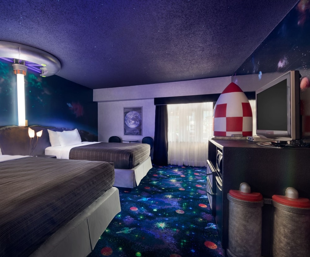 Room, 2 Queen Beds, Non Smoking (Space Theme) - Photo 2