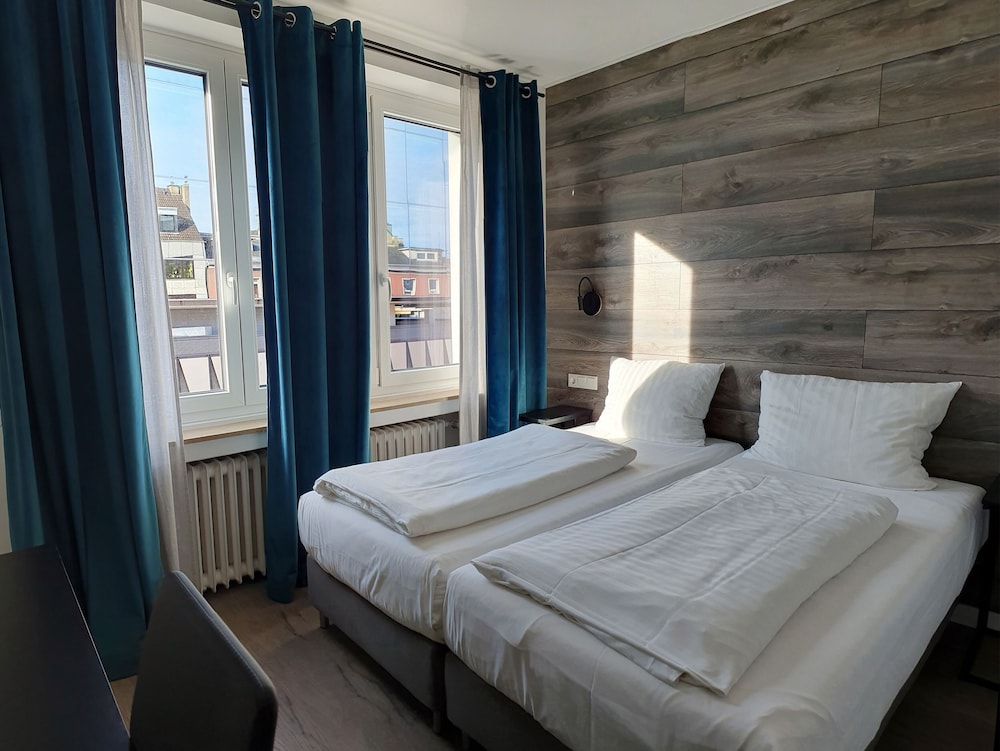 Double Room - Photo 6