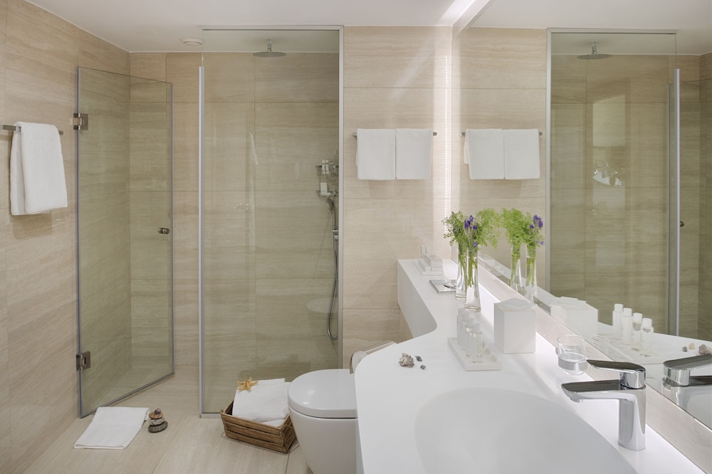 Standard Suite - Photo 3