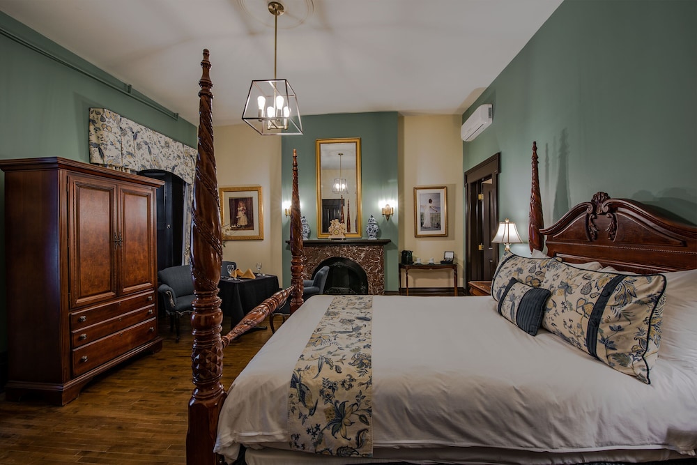 Prestige Clos St-Louis - 1st or 2nd floor, no elevator