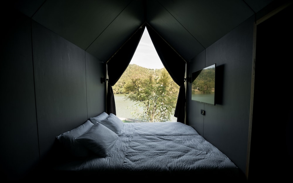 Exclusive Tree House, River View photo 2