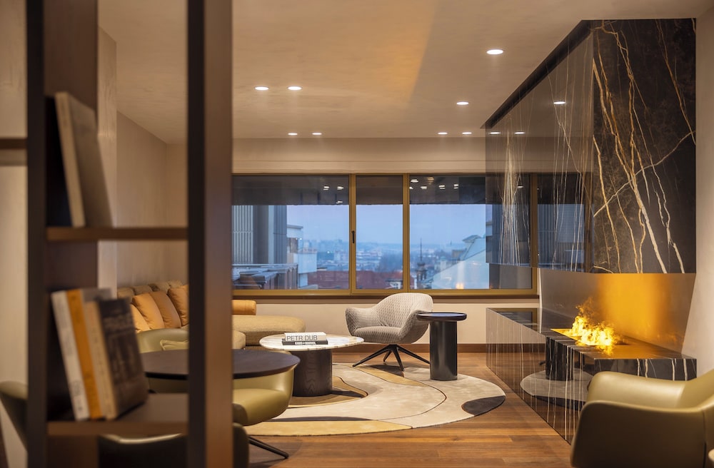 Fairmont Gold, Deluxe Room, 1 King Bed, Club Lounge Access - Photo 5
