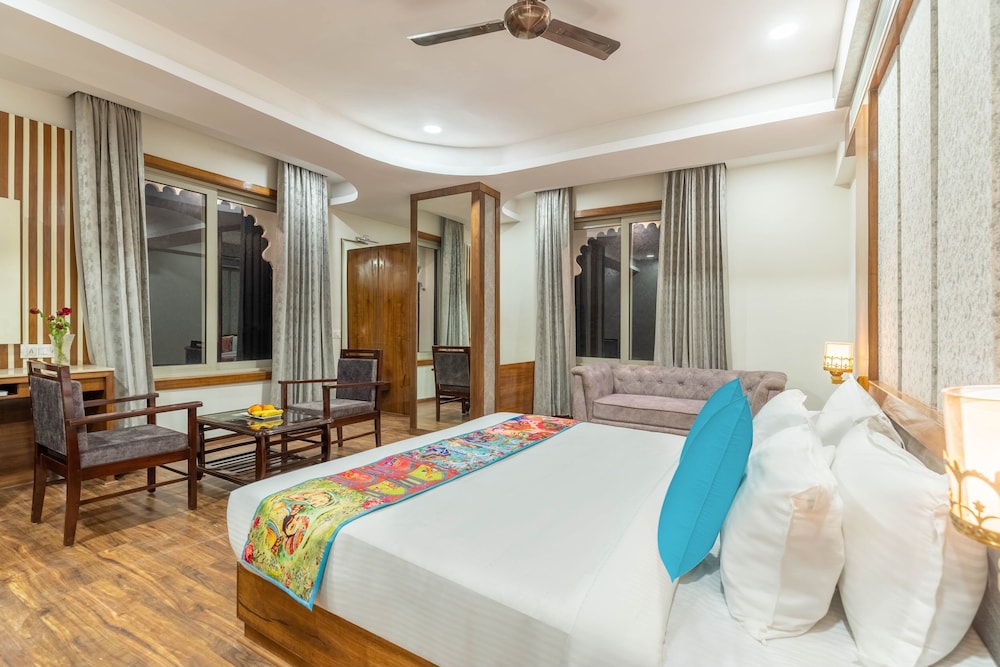 Grand Room - Photo 5