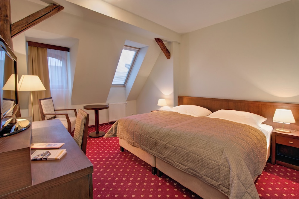 Suite, 2 Twin Beds, Non Smoking - Photo 1