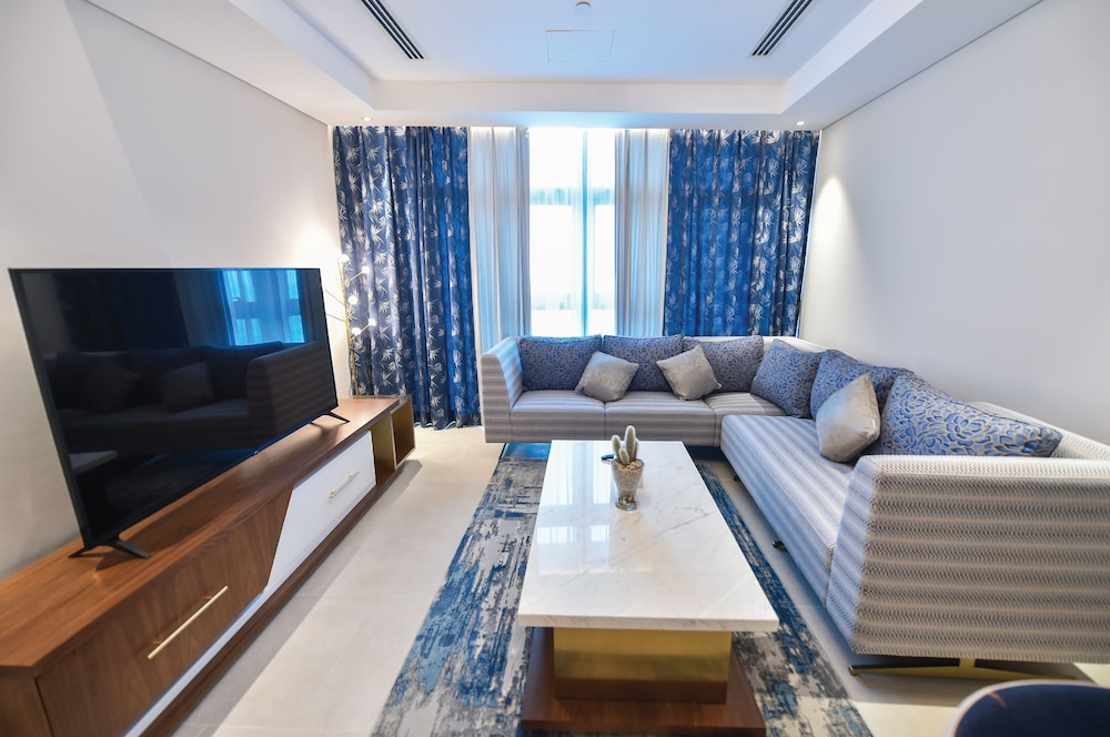 One-Bedroom Apartment - Photo 12