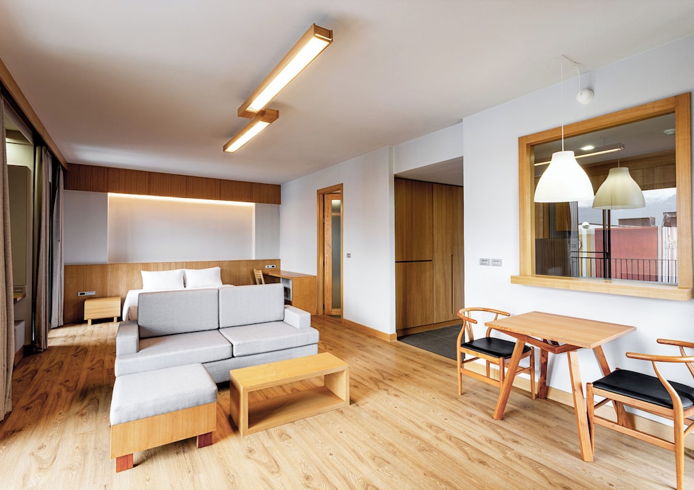 Deluxe Room - Photo 1