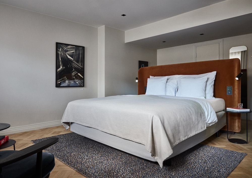 Room, 1 King Bed (Solo Supreme)