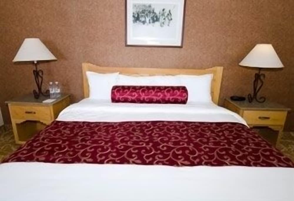 Suite, 1 King Bed, Jetted Tub photo 1