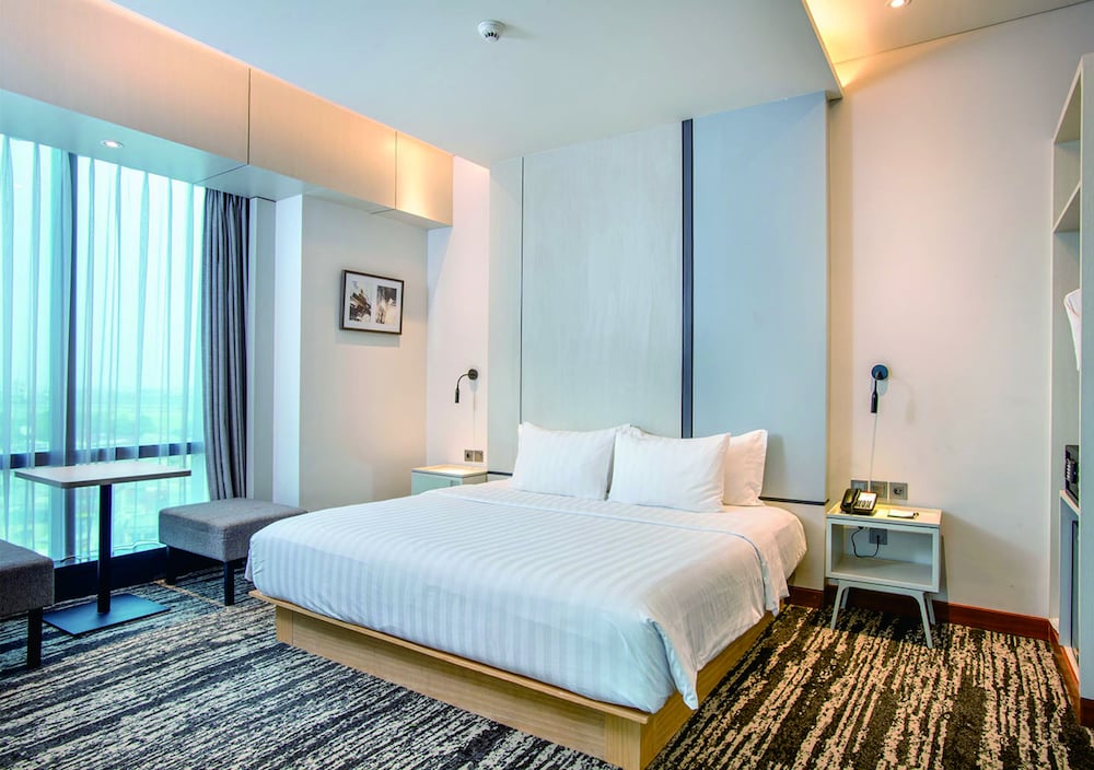 Suite (SKY) - Photo 1