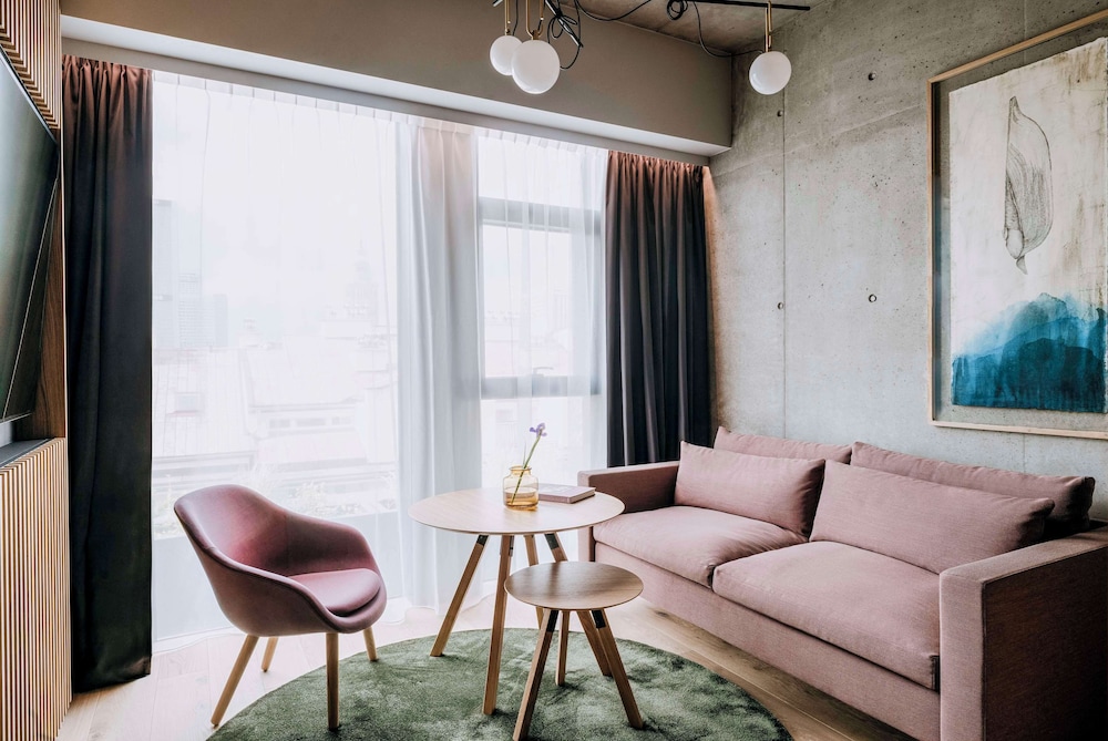 Suite (Zen) - Photo 1