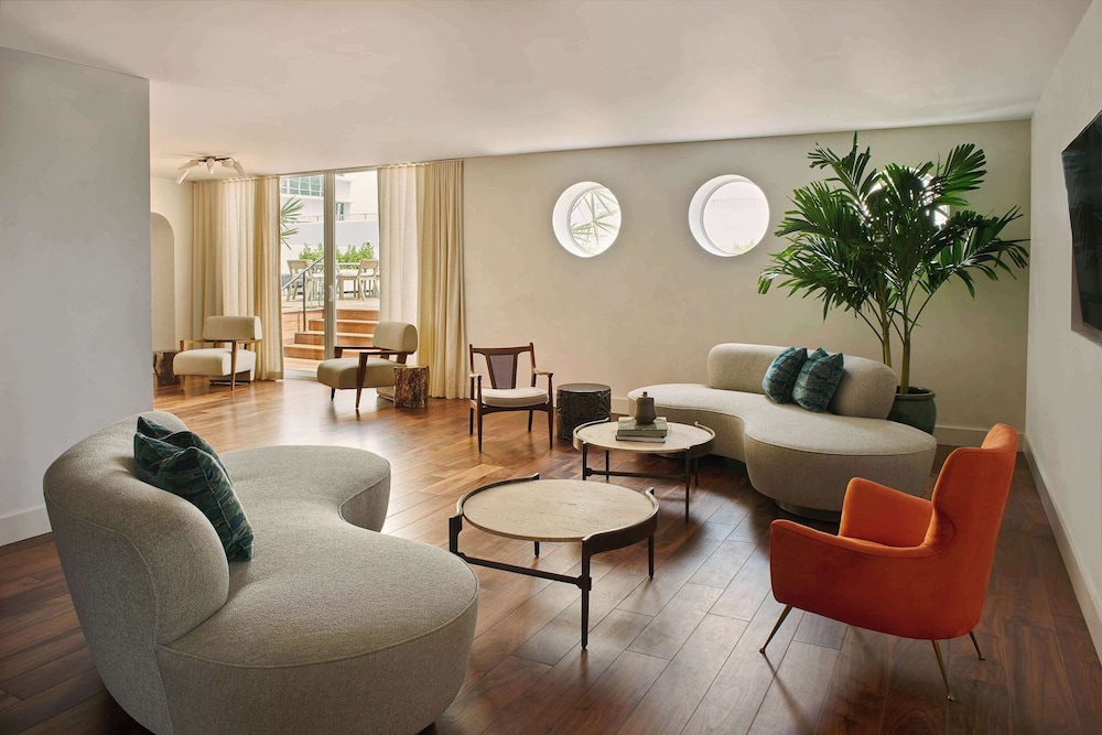 Penthouse, 1 King Bed with Sofa bed