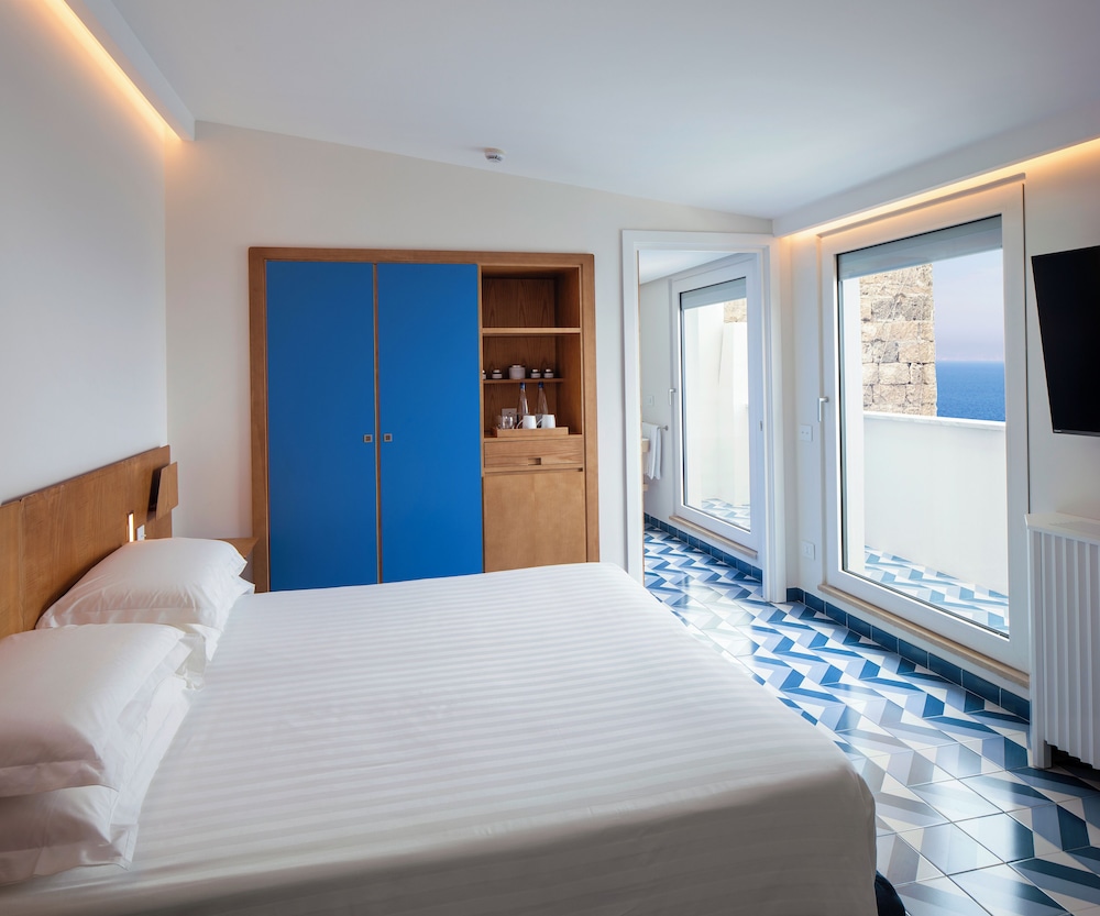 Suite, Sea View - Photo 5