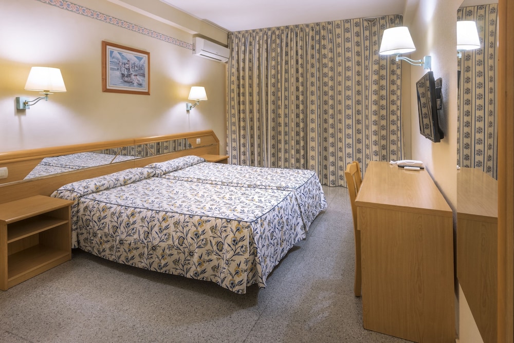 Standard Double Room - Photo 1