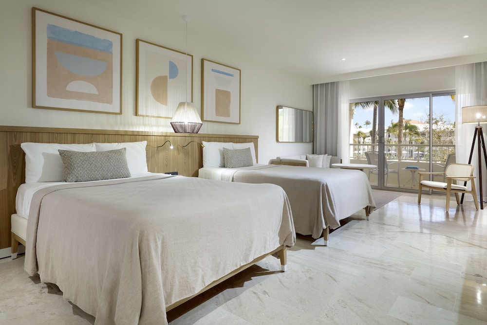 Junior Room, Garden View