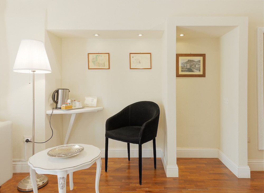 Junior Quadruple Room, 1 Double Bed with Sofa bed, Non Smoking photo 3