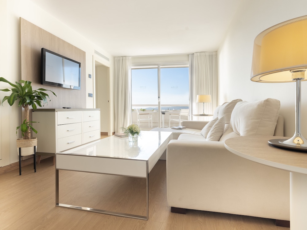 Junior Suite (Family) (2 Adults + 1 Children) photo 3