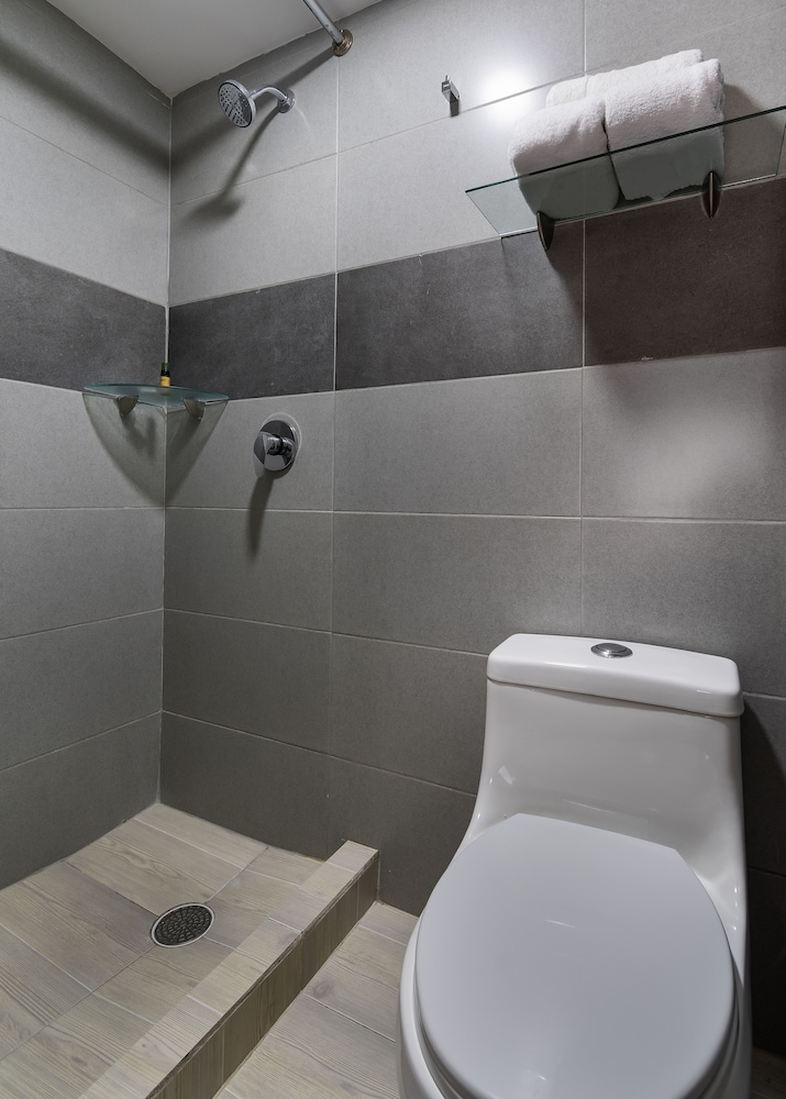 Standard Twin Room - Photo 8