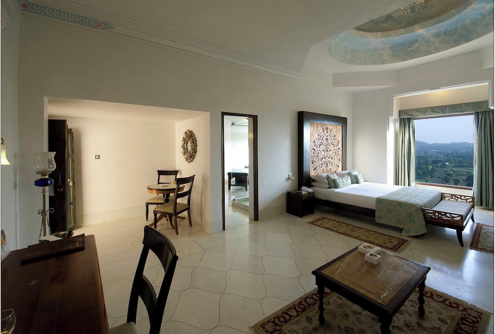 Honeymoon Suite with Jaccuzi
