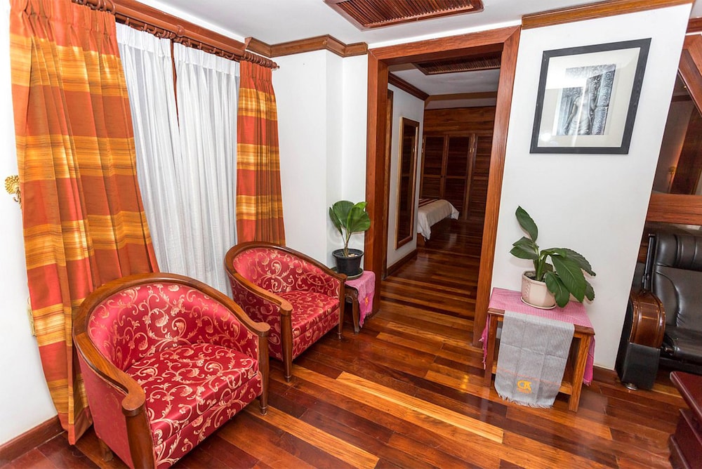 Family Room - Photo 6