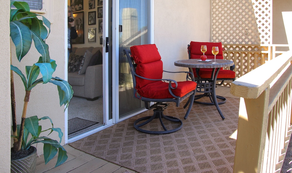 Monta Vista Suite photo 2