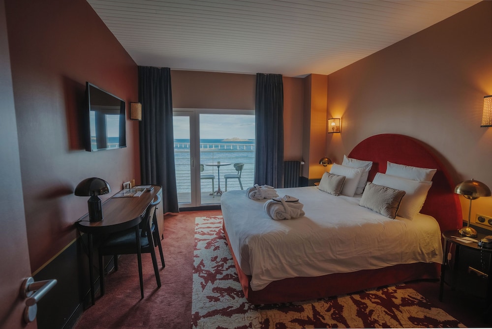 Privilege, Room, Balcony, Sea View photo 2