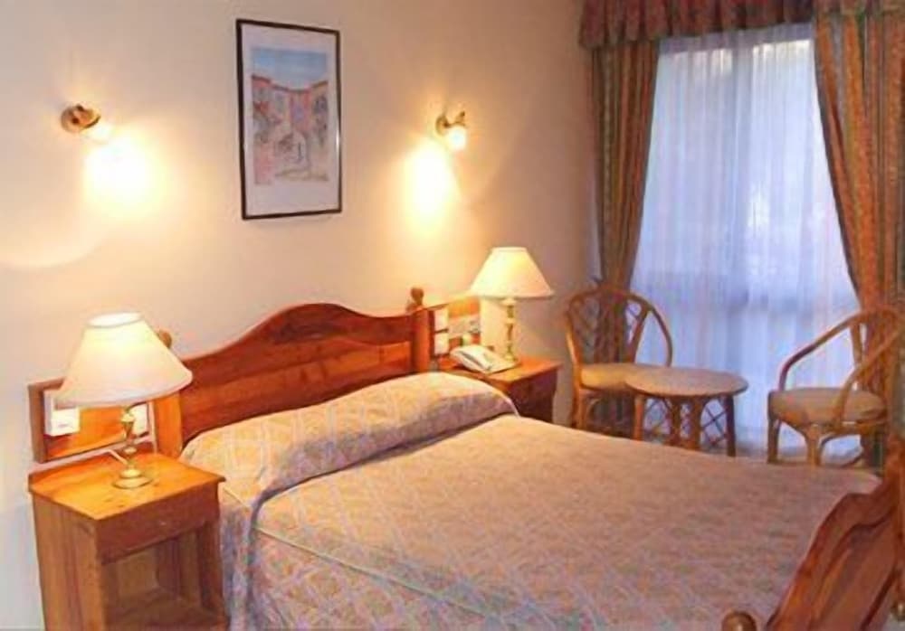 Standard Double or Twin Room - Photo 2