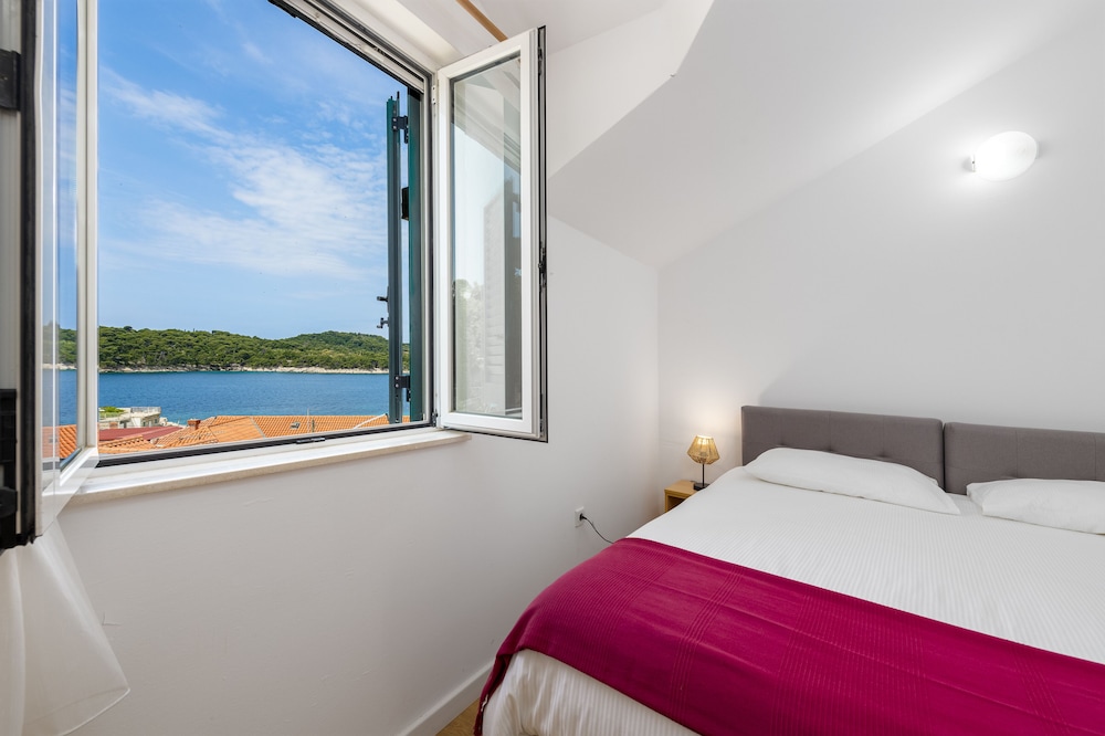 Apartment, 1 Bedroom, Balcony, Sea View photo 1
