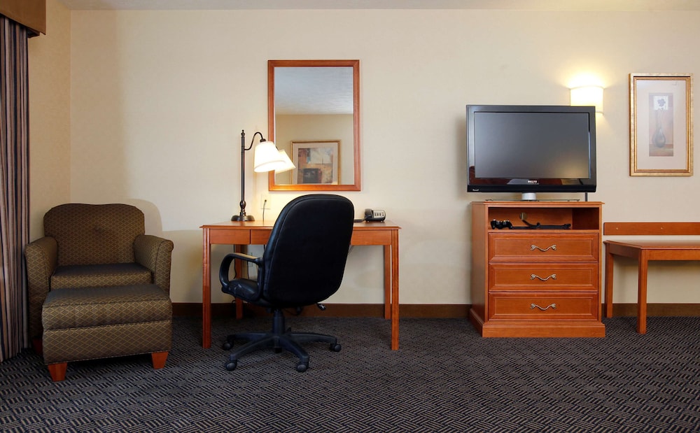 Suite, One King Bed, Non-Smoking - Photo 7