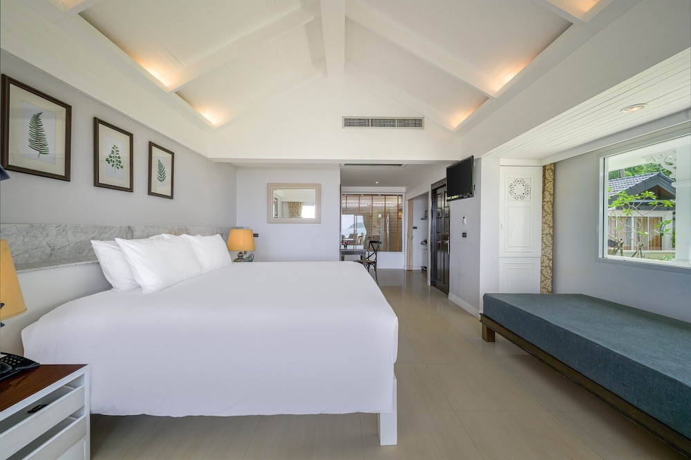 Beachfront Cottage - Photo 7