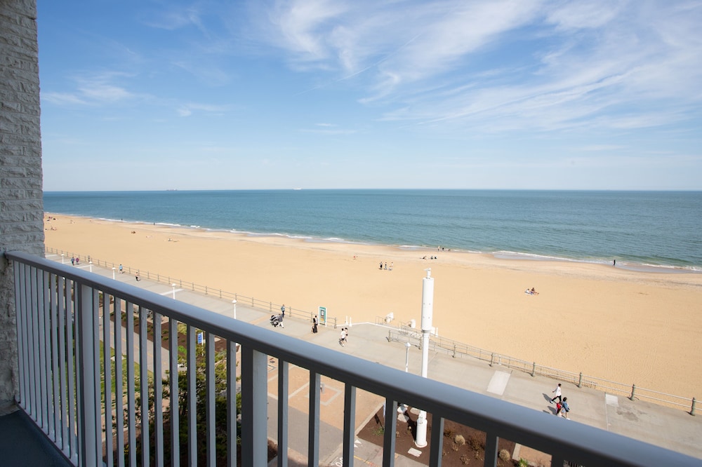 Oceanfront Non Smoking 2 Queen Beds photo 2
