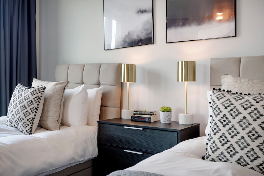 Deluxe Apartment, City View