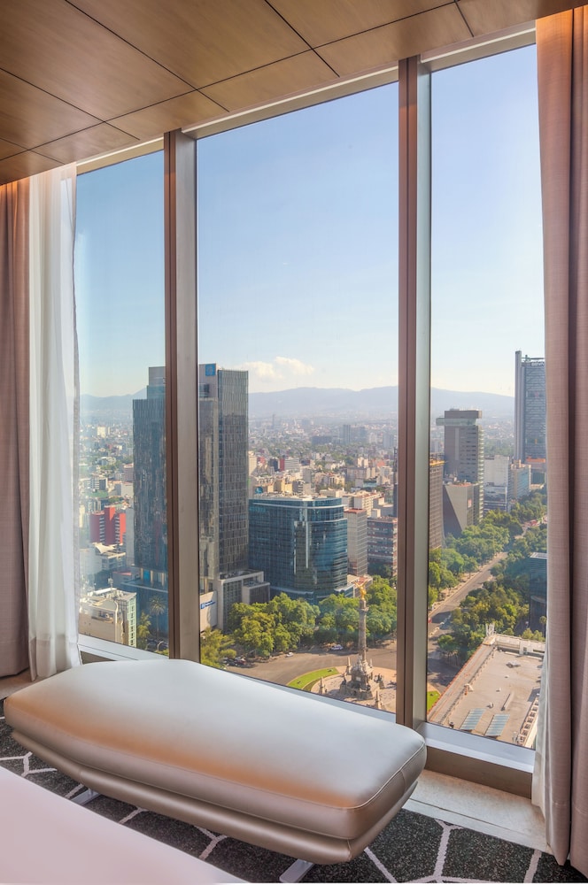 Junior Suite, 2 Double Beds, Club Lounge Access, Executive Level (Angel Independence View)